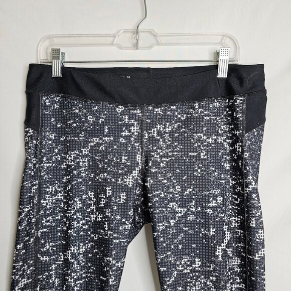 Women's UNDER ARMOUR Camo Leggings BLACK & GRAY size XL Exercise Athletic Pants - Picture 4 of 6
